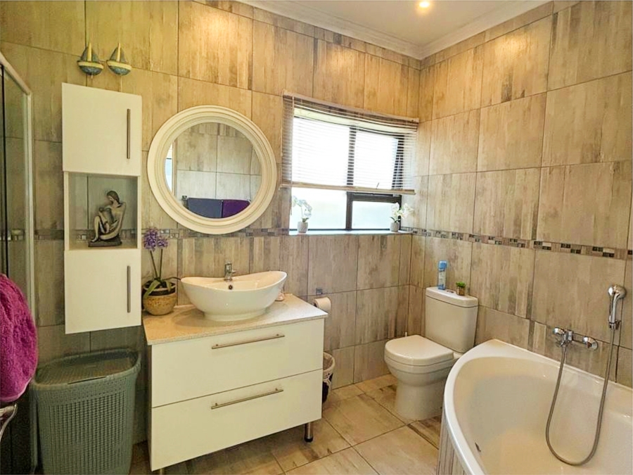 3 Bedroom Property for Sale in Groenvallei Western Cape